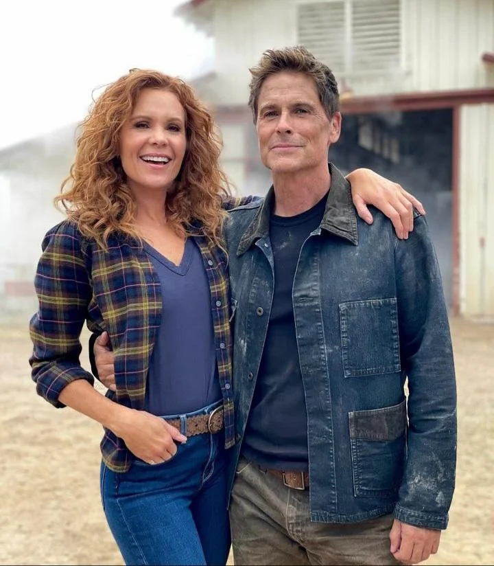 Robyn Lively, 52 picture 2 of 3