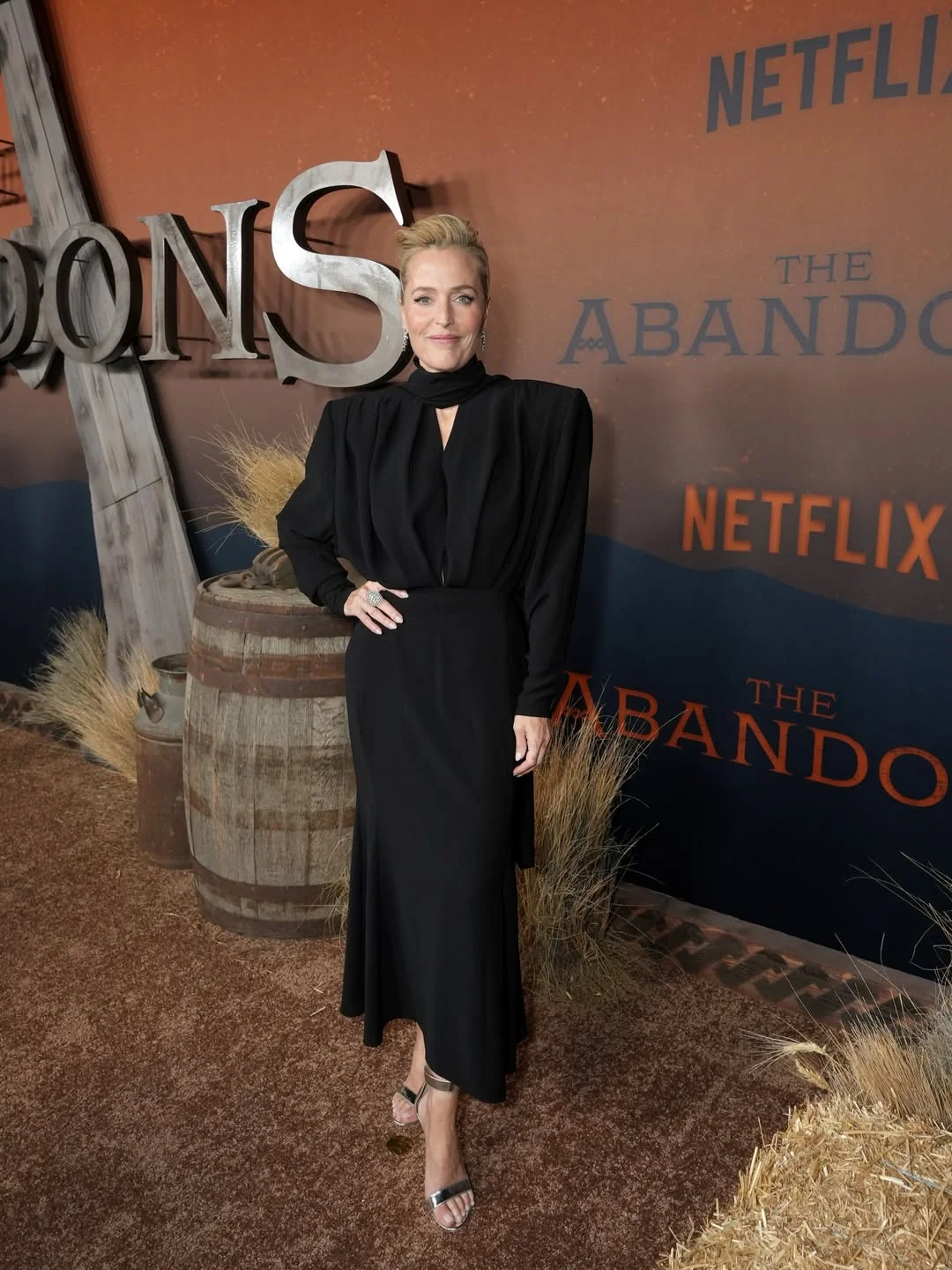 Gillian Anderson, 57 picture 3 of 4