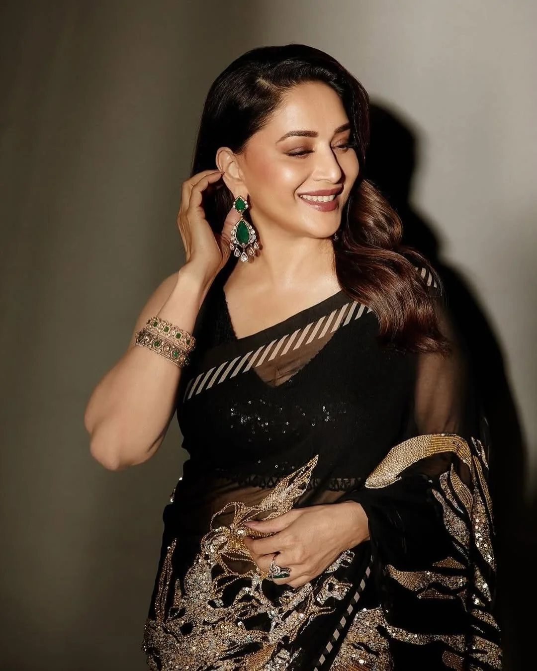 Madhuri Dixit, 58 picture 2 of 4