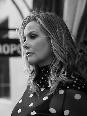 Alicia Silverstone, 49'