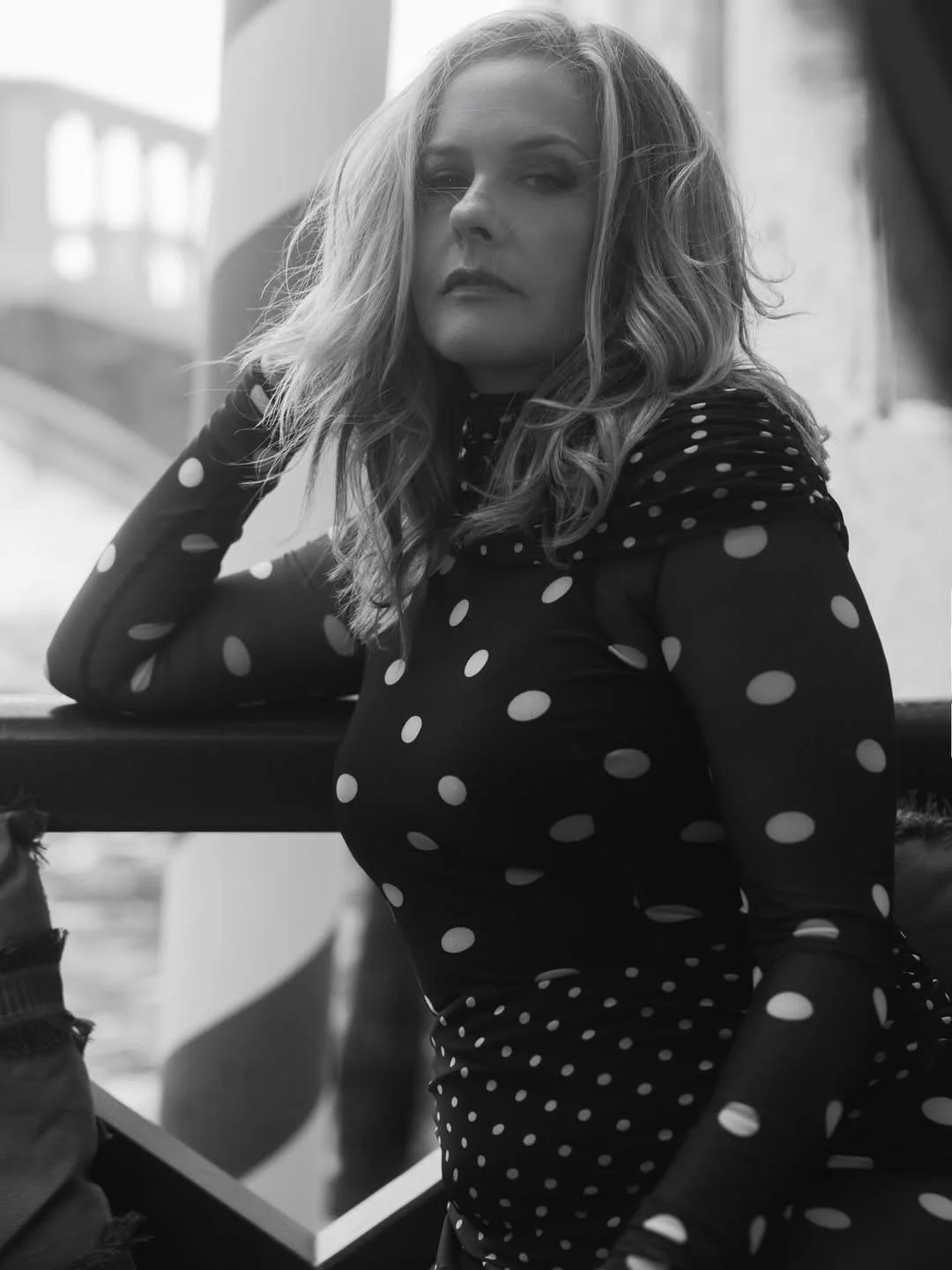 Alicia Silverstone, 49 picture 3 of 4