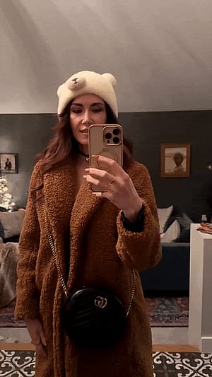 Jewel Staite, 43'