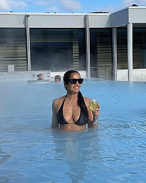 Padma Lakshmi, 55'