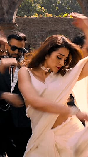 Trisha, 42'