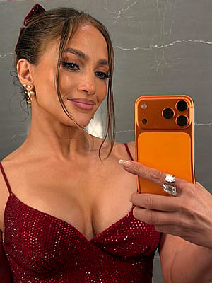 Jennifer Lopez, 56'