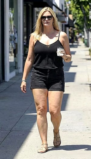 Natasha henstridge, 51'