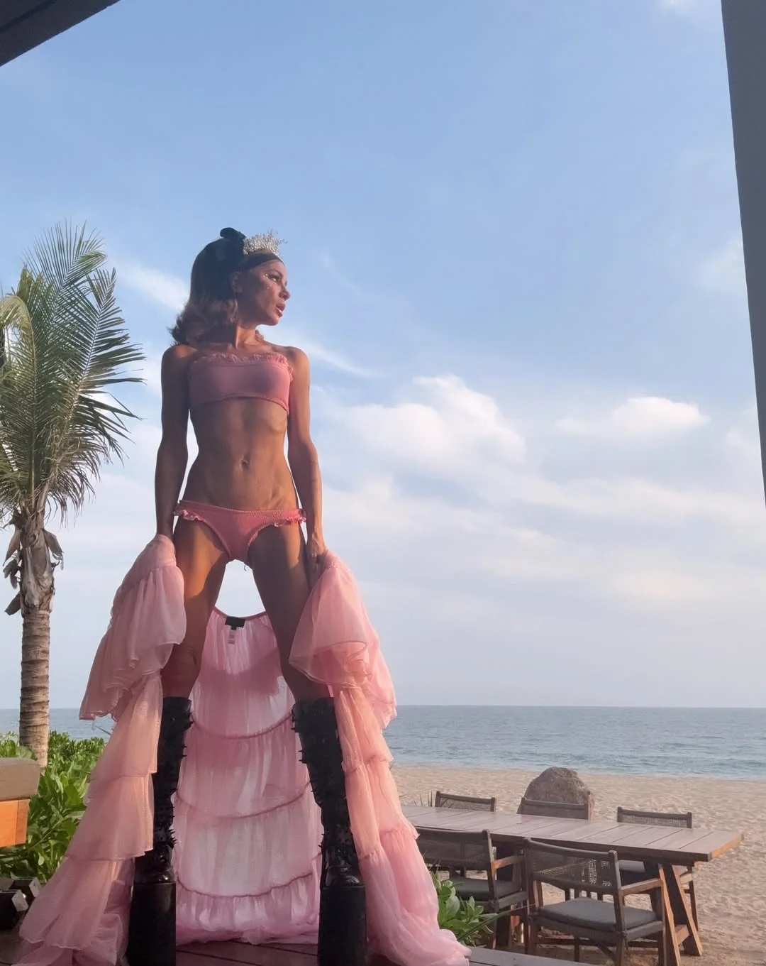 Kate Beckinsale, 52 picture 3 of 4