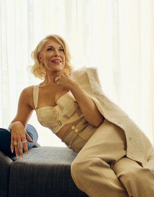Hannah Waddingham, 50 picture 1 of 1