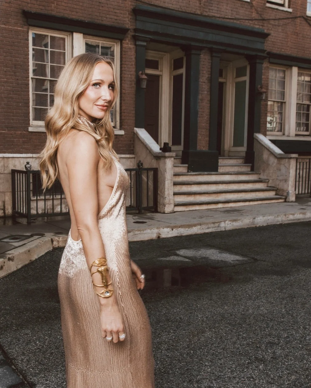 Nikki Glaser, 41 picture 1 of 4