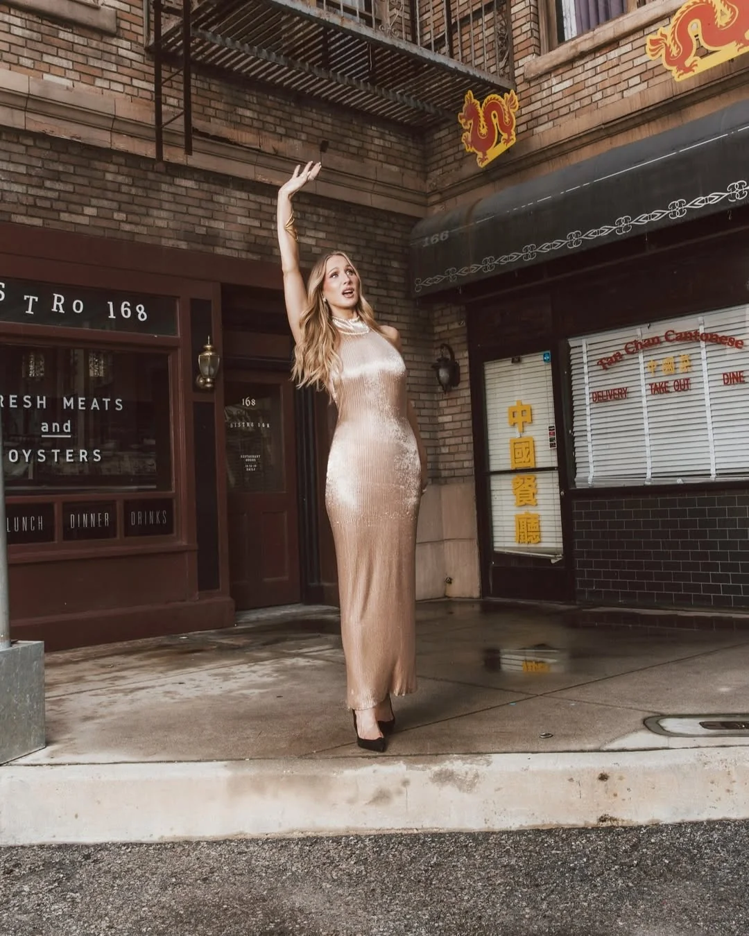 Nikki Glaser, 41 picture 2 of 4
