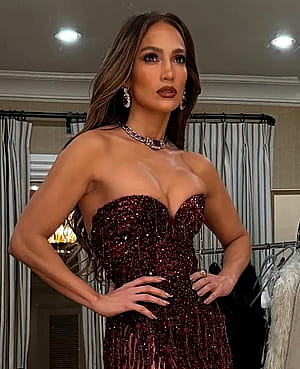 Jennifer Lopez, 56'