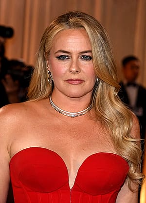 Alicia Silverstone, 49'