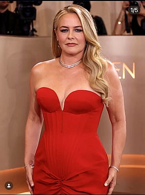 Alicia Silverstone, 49'