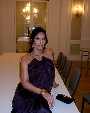 Padma Lakshmi, 55'