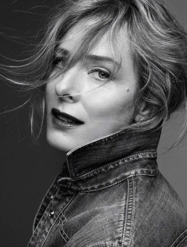 Karin Viard, 59 picture 1 of 8
