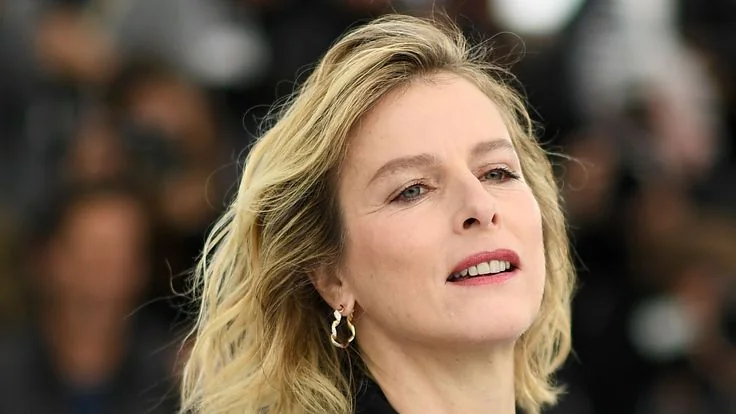 Karin Viard, 59 picture 3 of 8