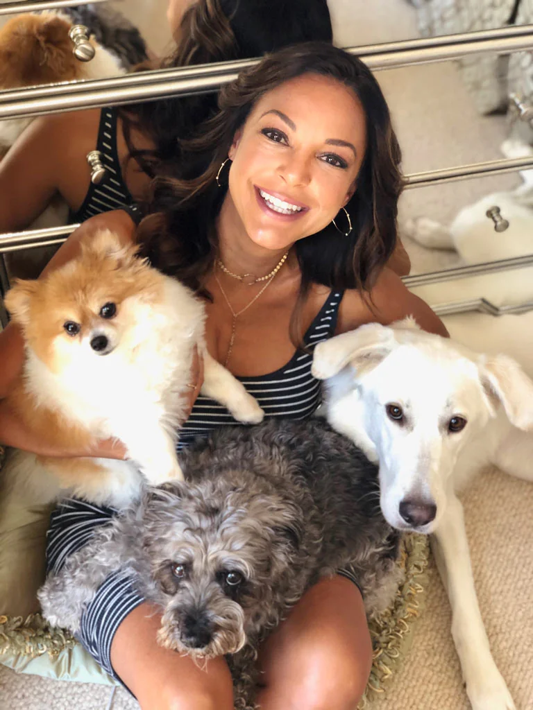 Eva Larue, 57 picture 2 of 3