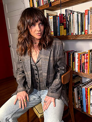 Fiona Dourif, 44'