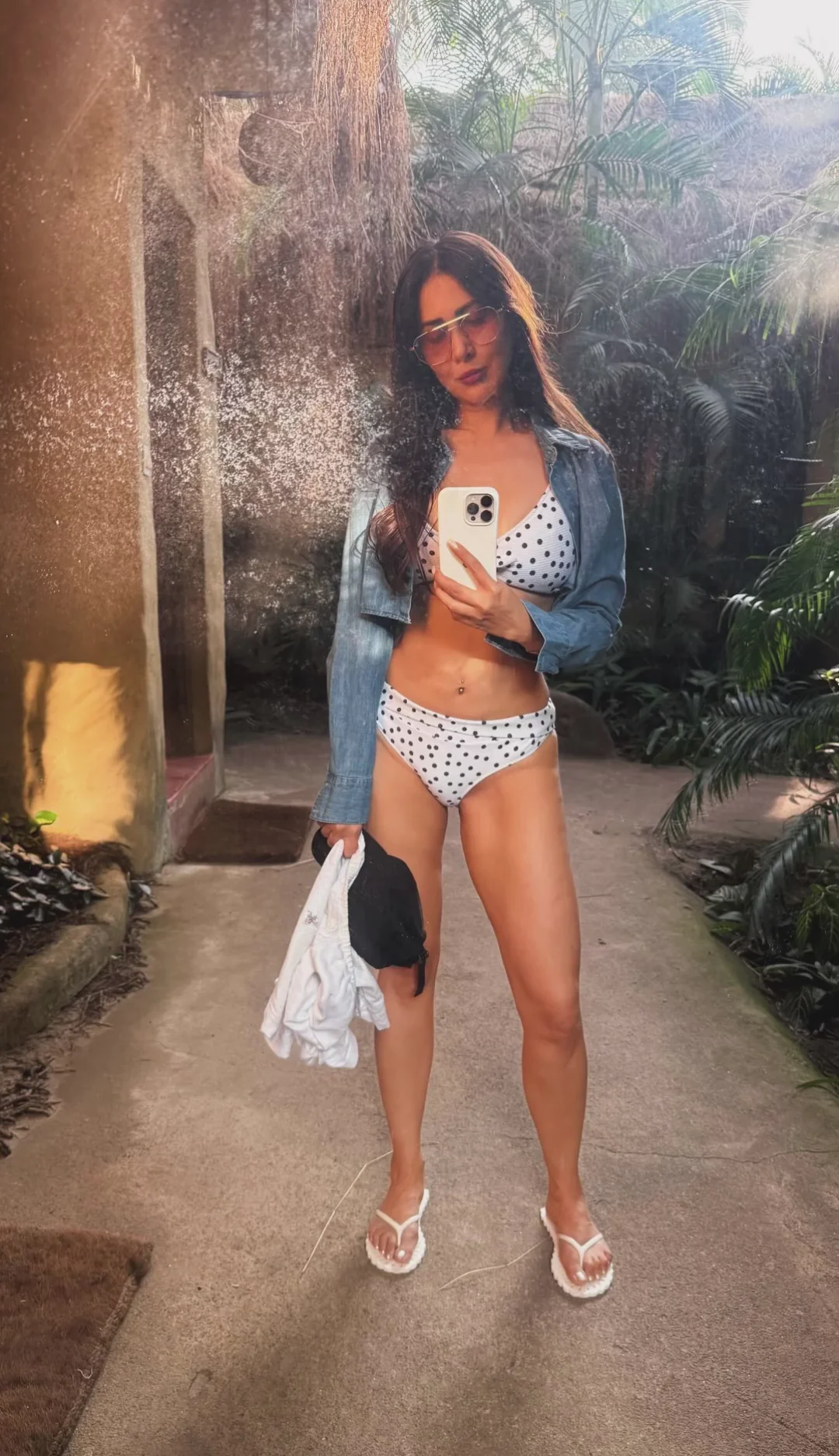 Kim Sharma, 47 picture 1 of 1