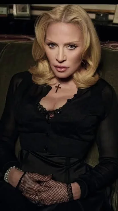 Madonna, 67 picture 1 of 3