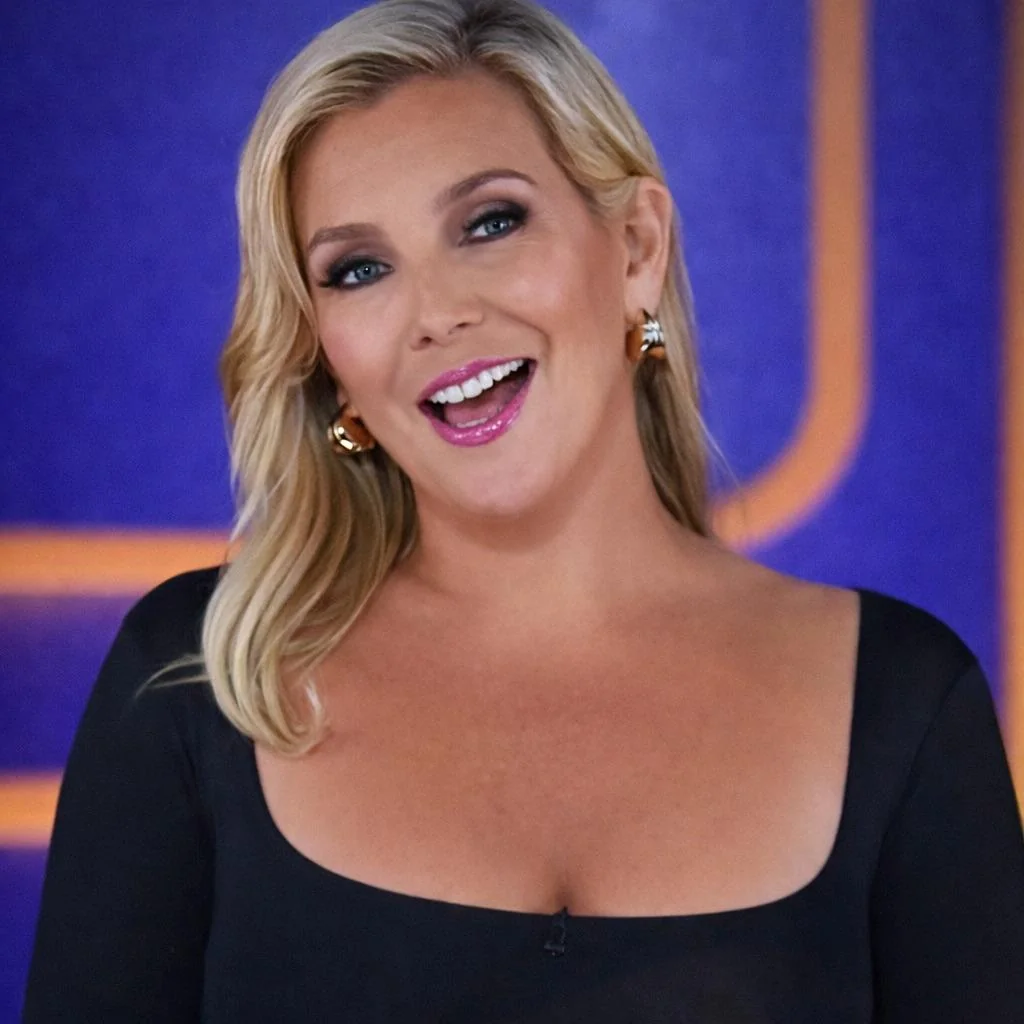 June Diane Raphael, 46 picture 5 of 6