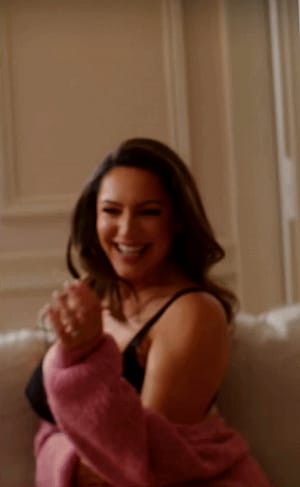 Kelly Brook, 46'