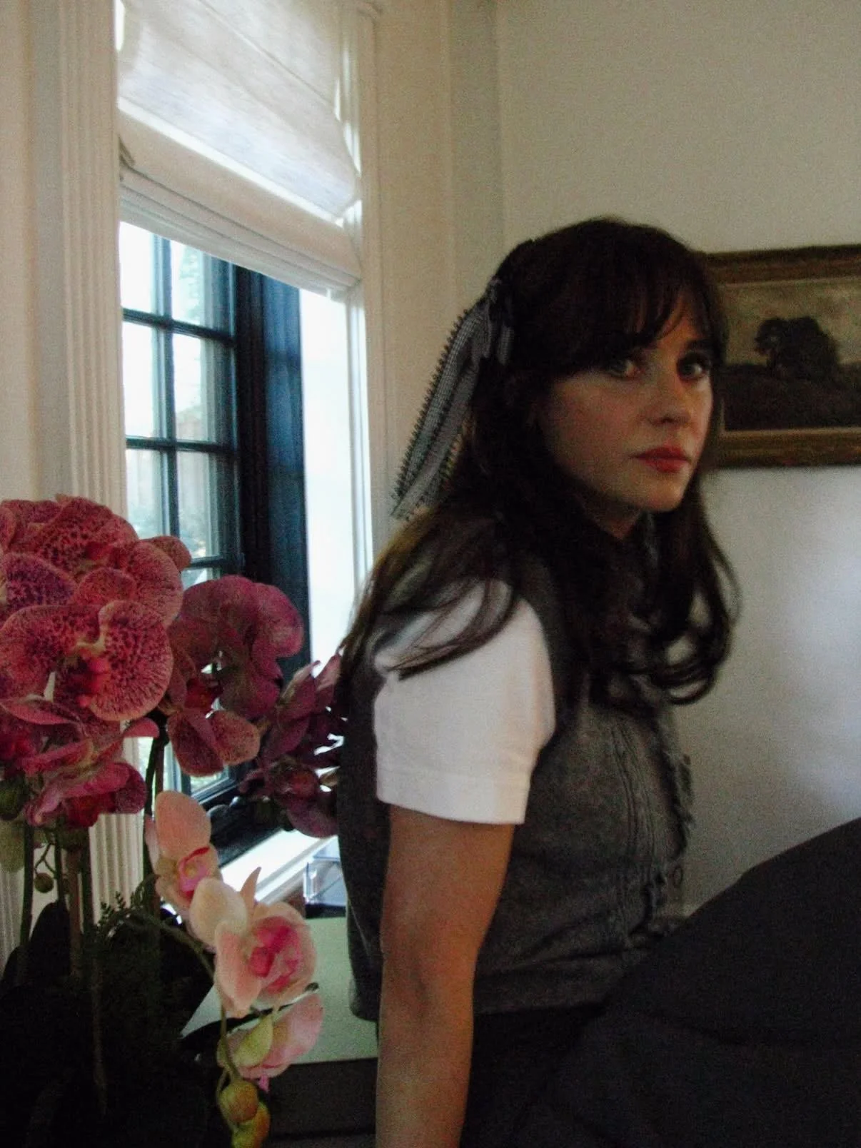 Zooey Deschanel, 46 picture 2 of 4