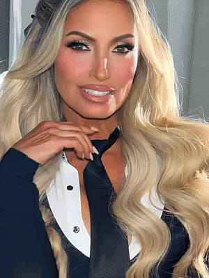 Trish Stratus, 50'