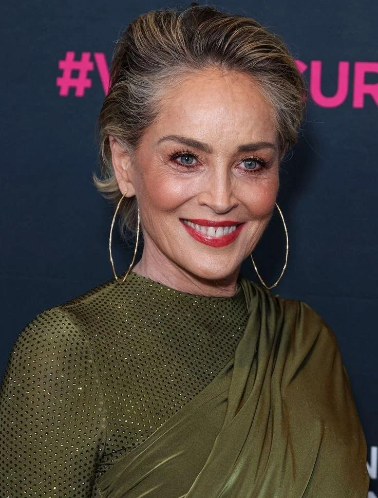 Sharon Stone, 68 picture 2 of 9