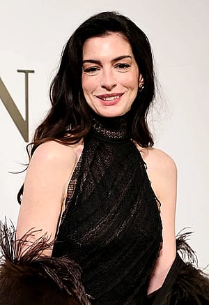 Anne Hathaway, 43'