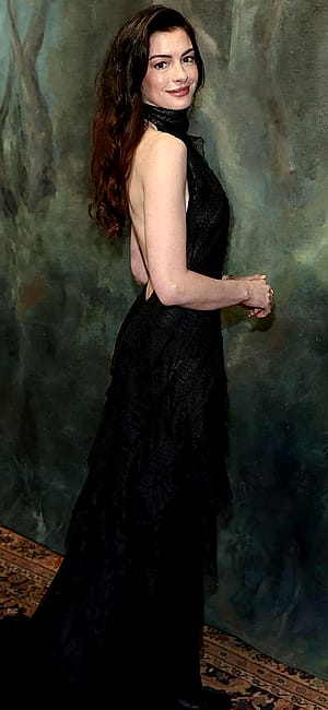 Anne Hathaway, 43'