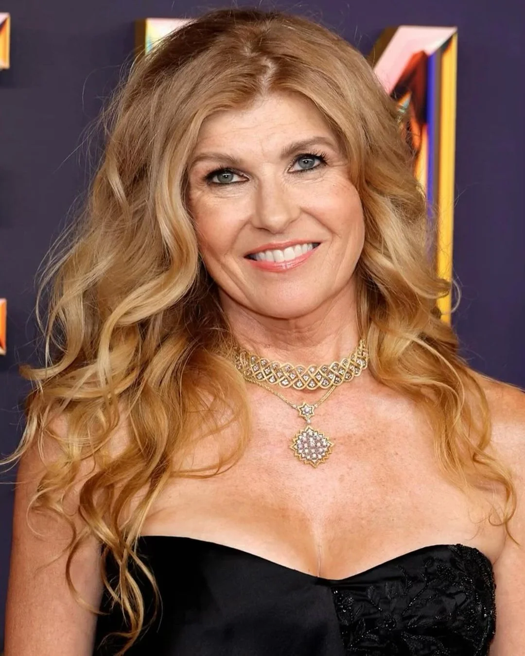 Connie Britton, 57 picture 3 of 7