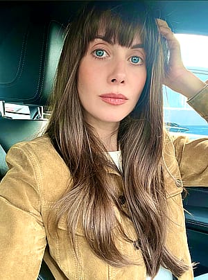 Alison Brie, 43'