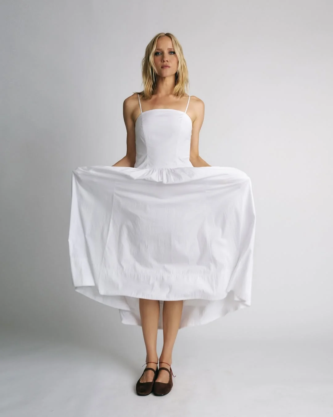 Jessy Schram, 40 picture 1 of 4