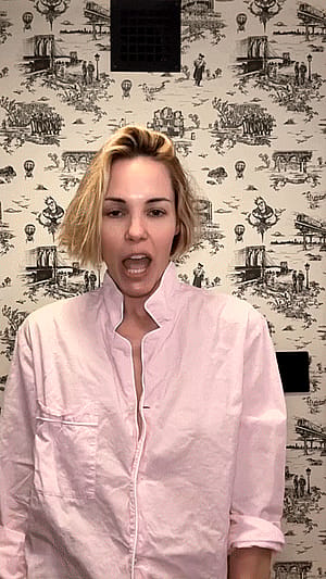 Leslie Bibb, 52'