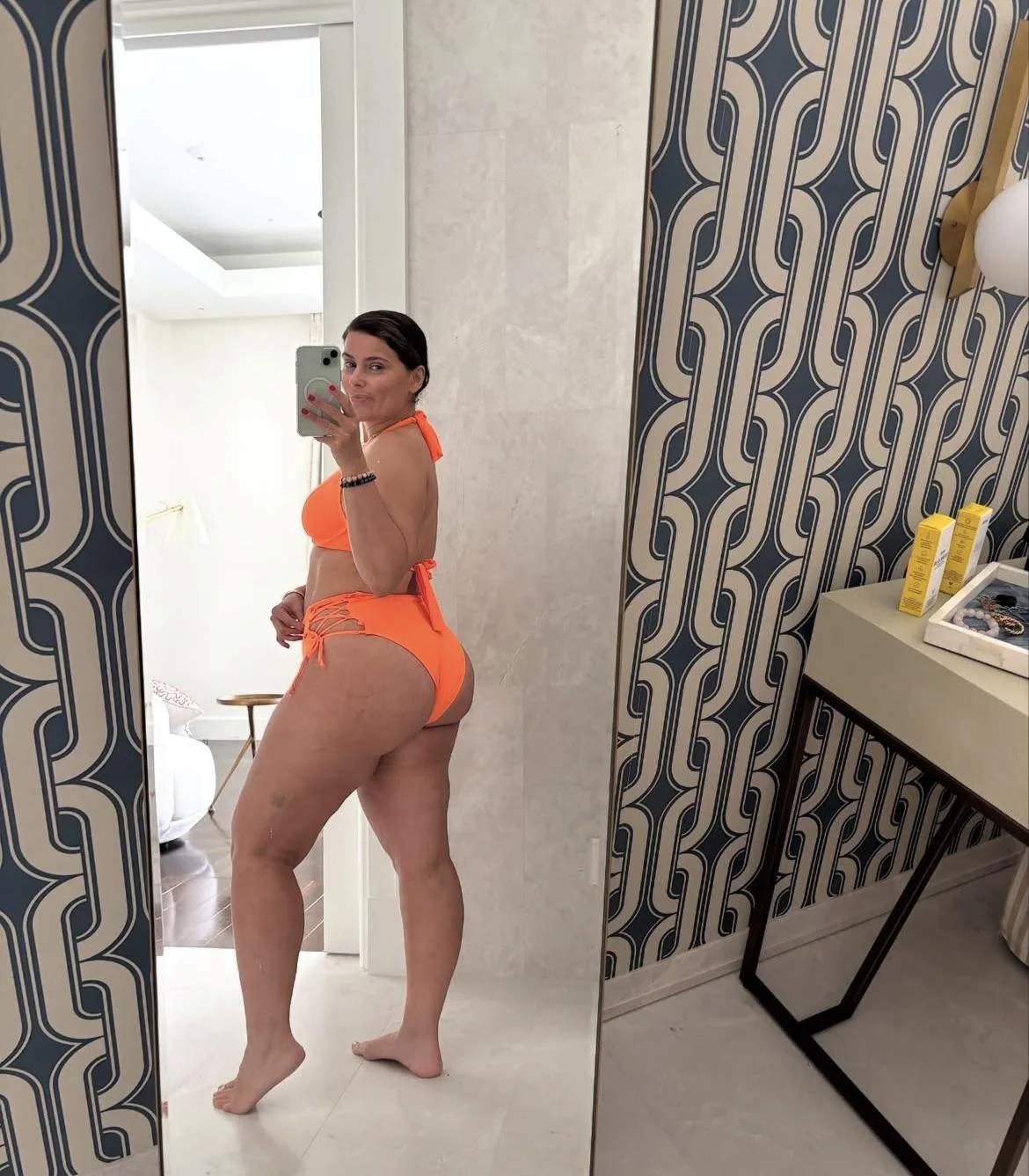 Nelly Furtado, 46 picture 1 of 1