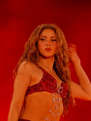Shakira, 49'