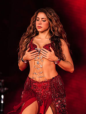 Shakira, 49'