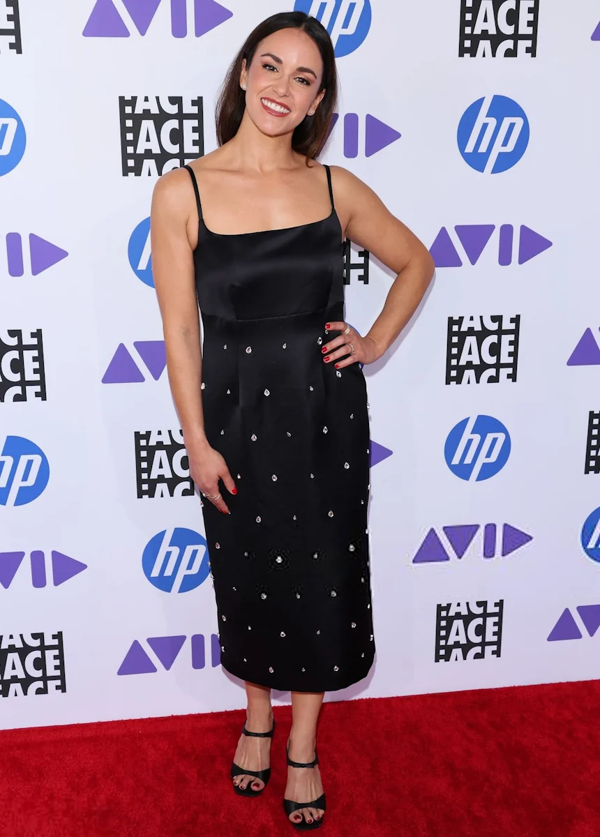 Melissa Fumero, 43 picture 1 of 1