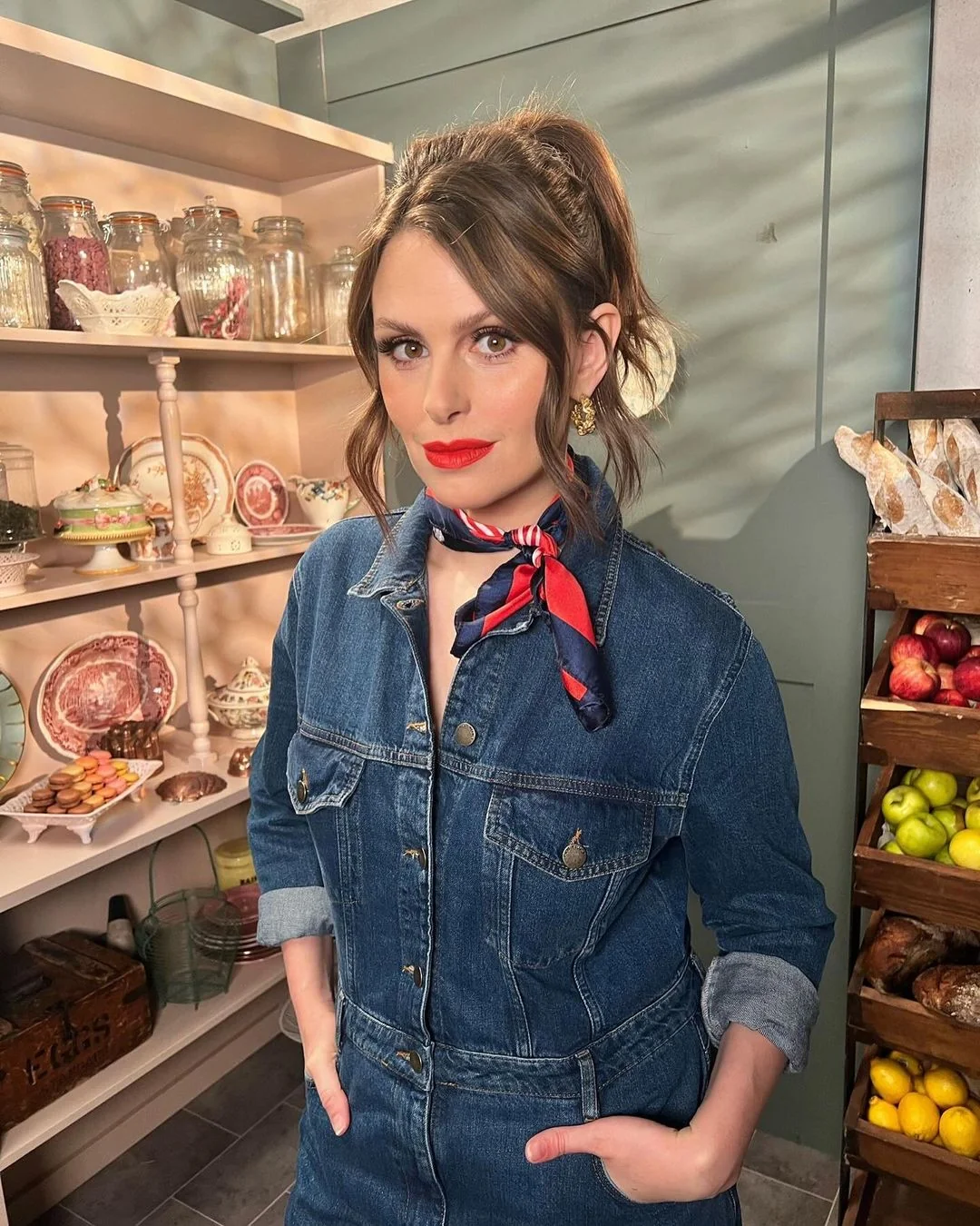 Ellie Taylor, 41 picture 1 of 2