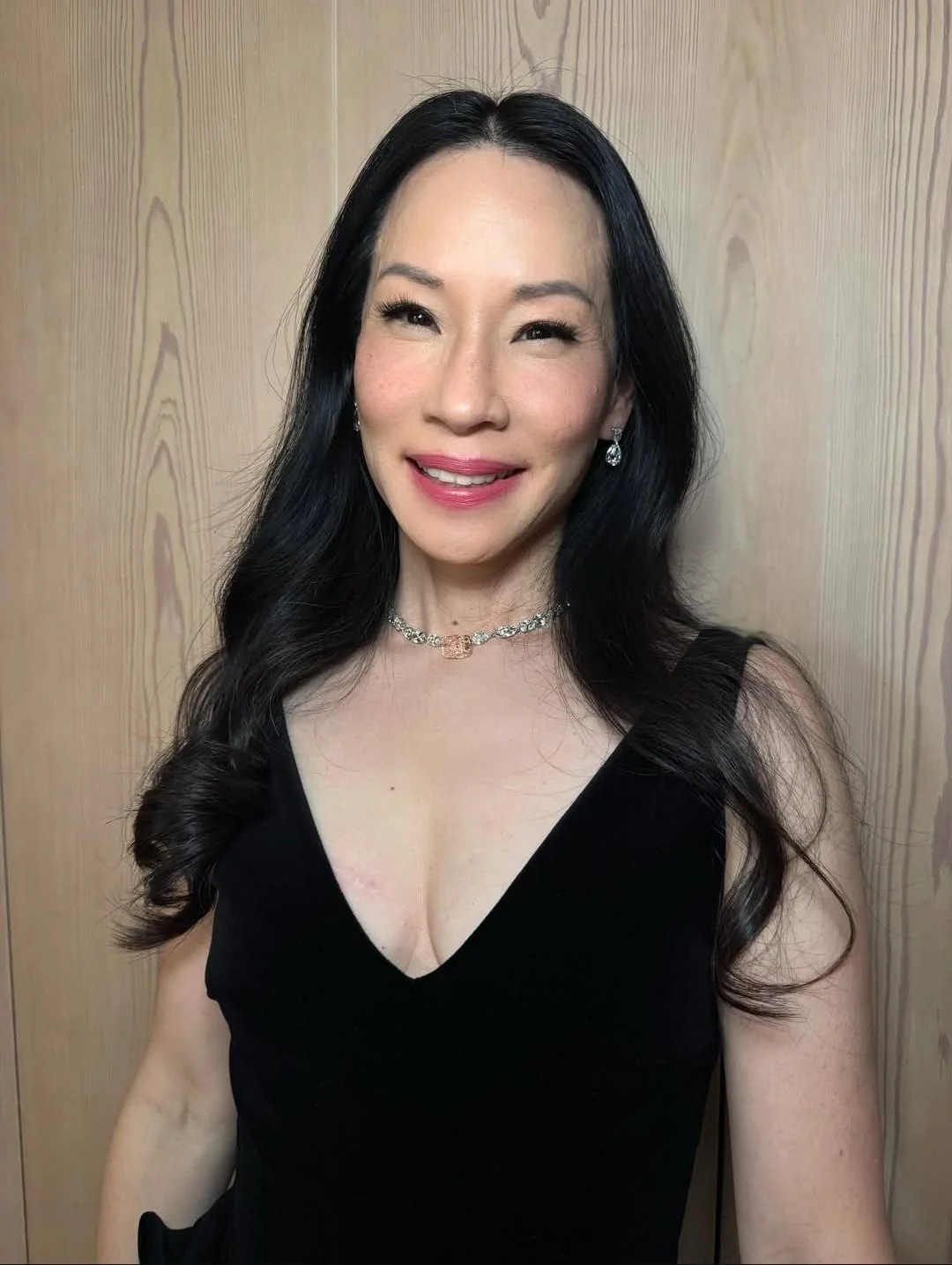Lucy Liu, 57 picture 2 of 2