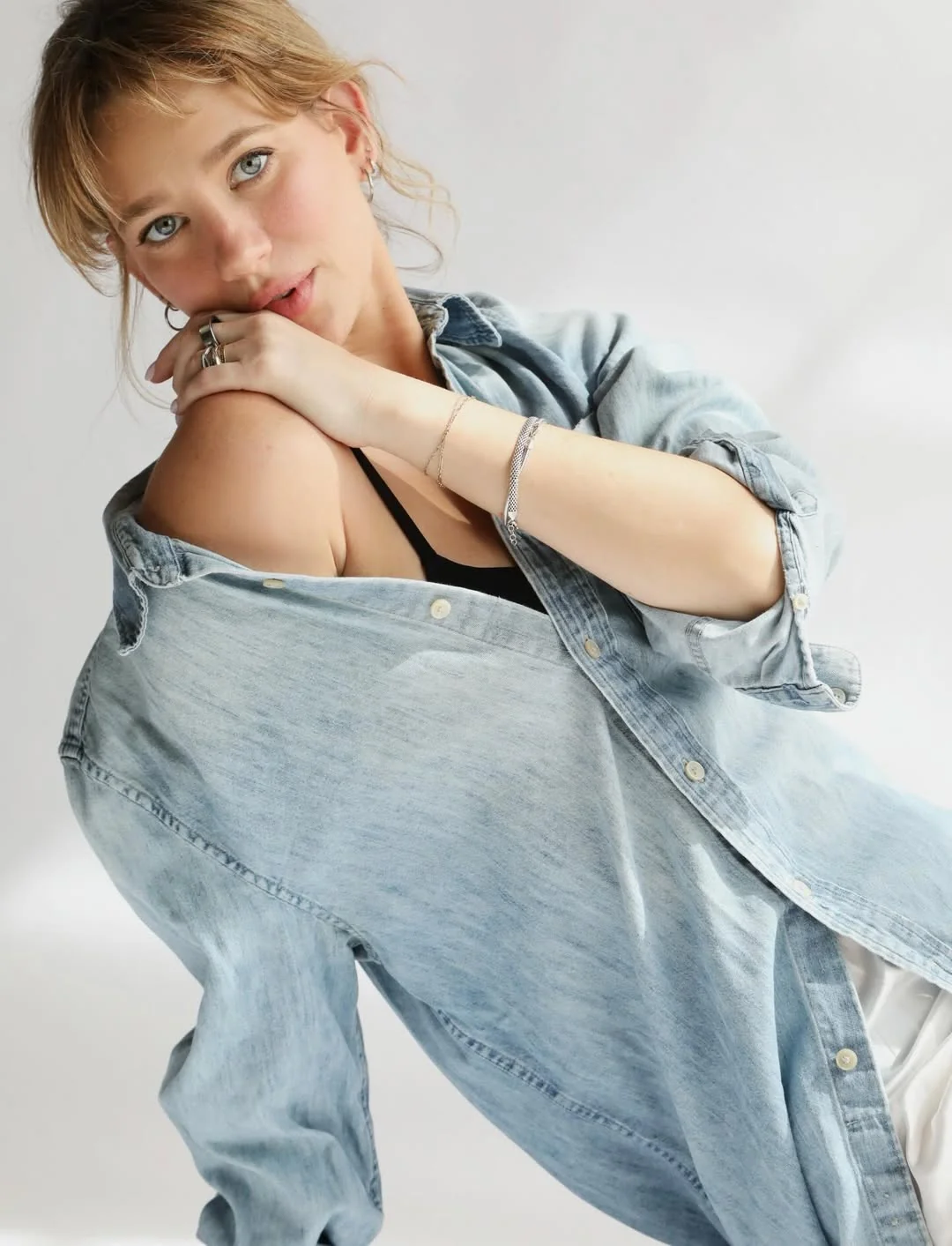 Yael Grobglas, 41 picture 1 of 3