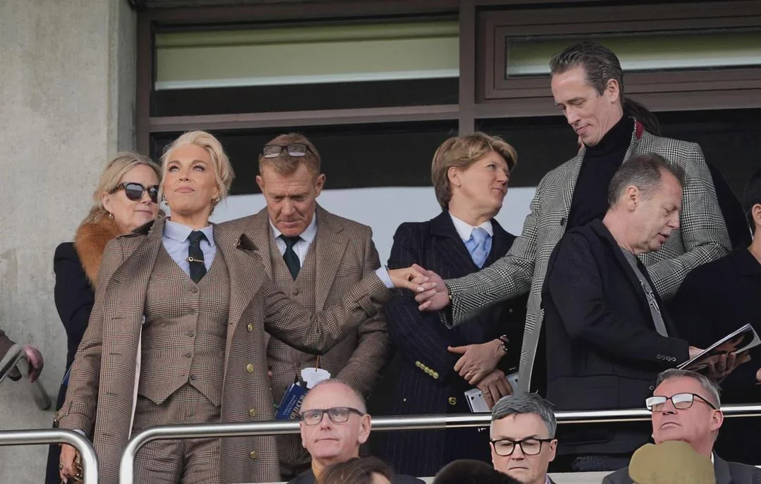Hannah Waddingham, 51 picture 1 of 1