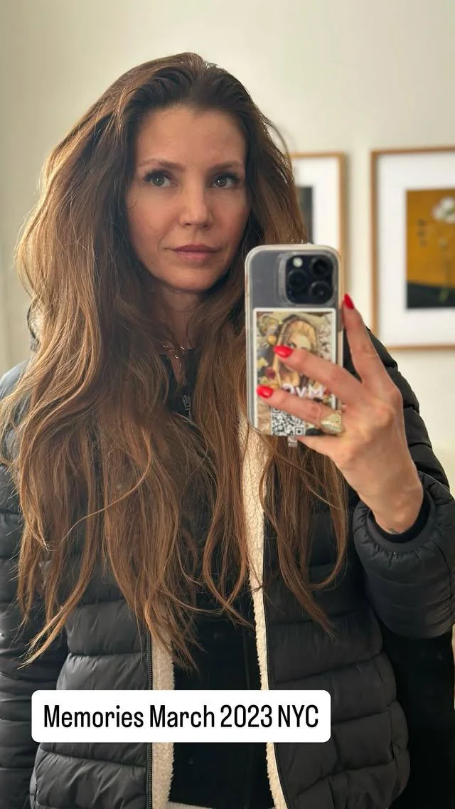 Charisma Carpenter, 52 in photo picture 1 of 1