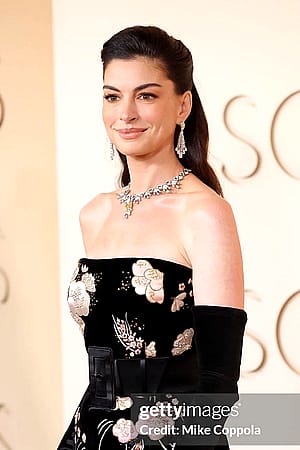 Anne Hathaway, 43'