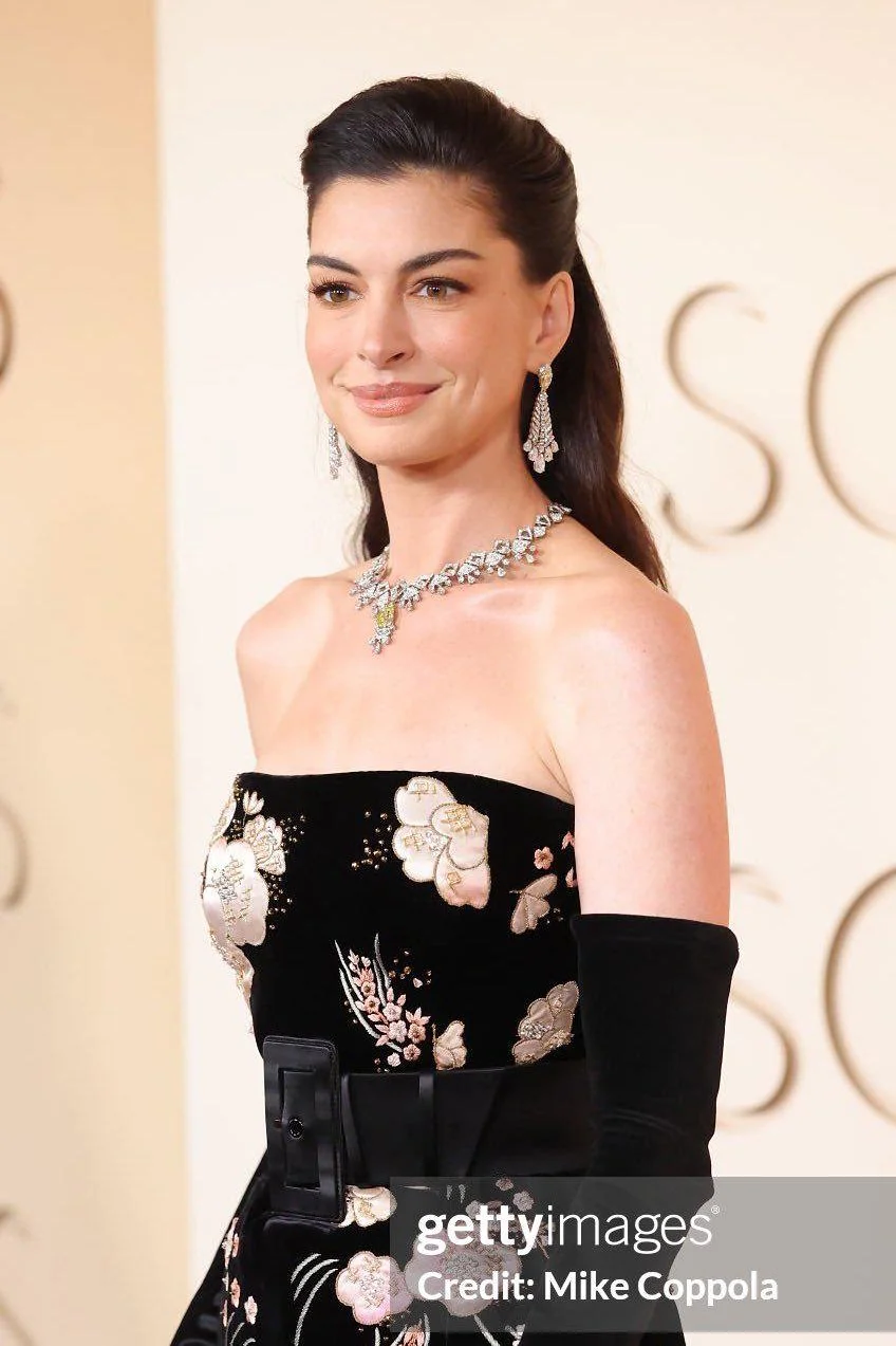 Anne Hathaway, 43 picture 1 of 1
