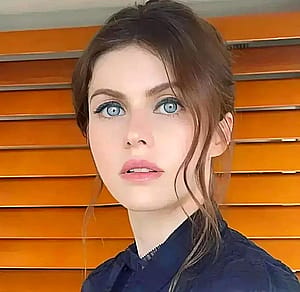 Alexandra Daddario, 40'