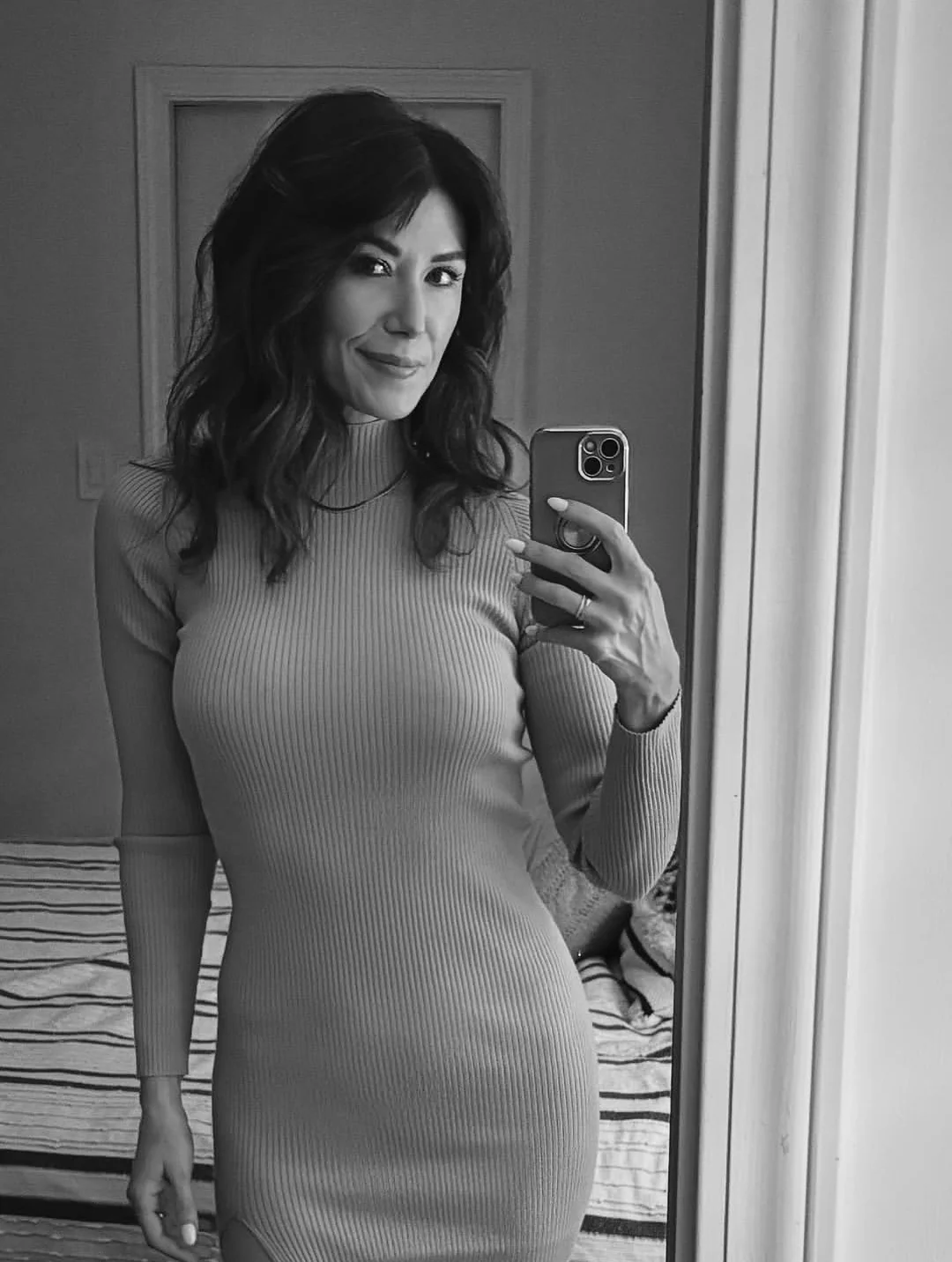 Jewel Staite, 43 picture 1 of 1
