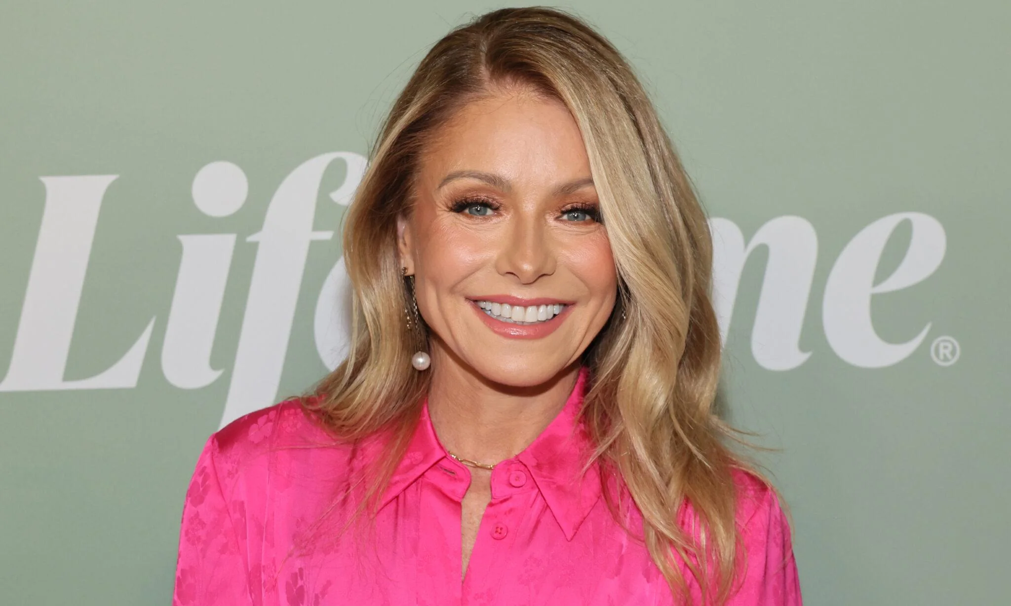Kelly Ripa, 50 picture 1 of 1
