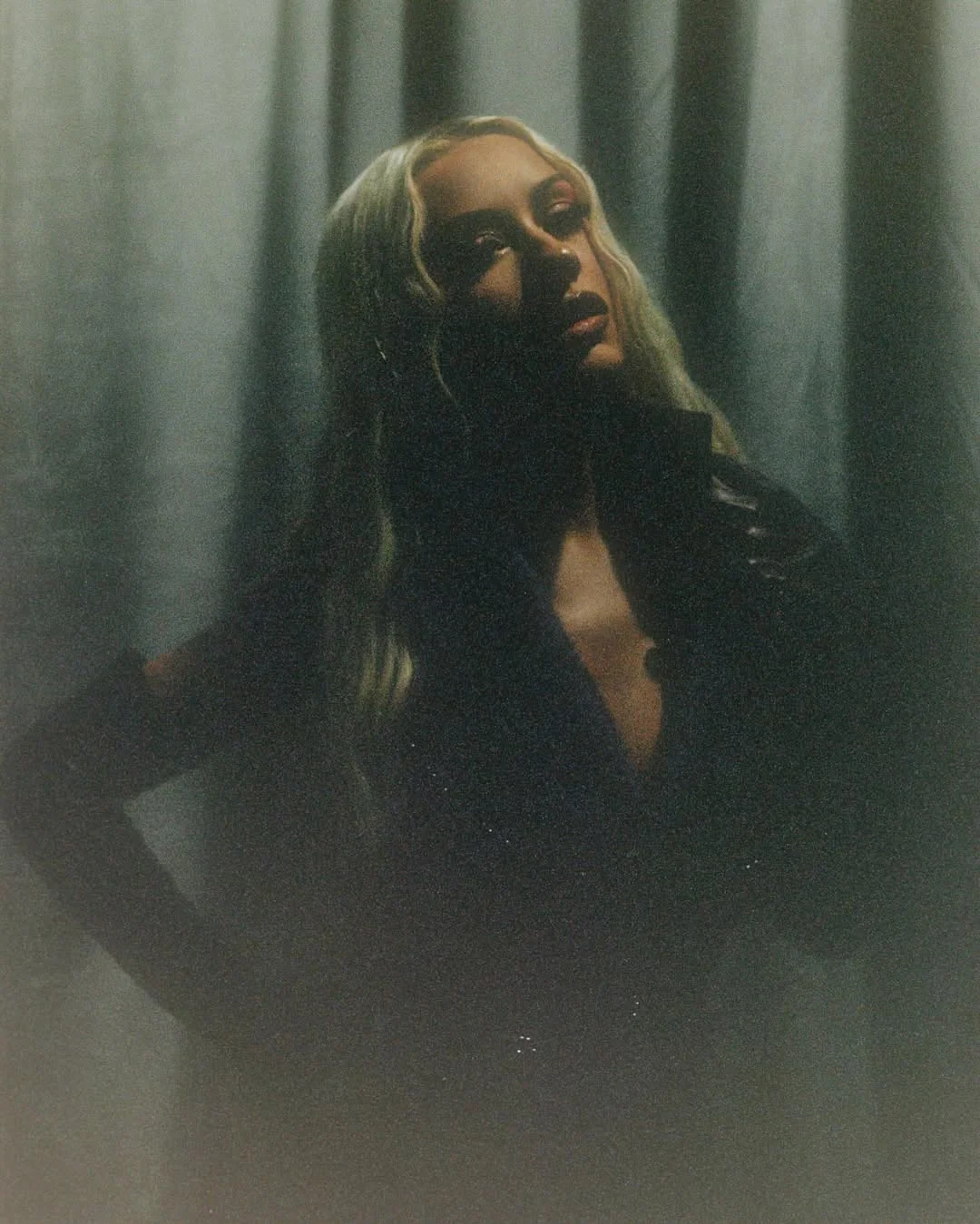 Christina Aguilera, 45 picture 6 of 7